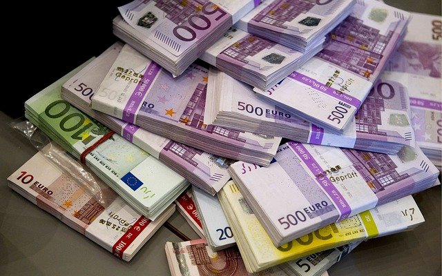 imagen-aprobado-el-proyecto-de-ley-que-limitara-los-pagos-en-efectivo-a-1-000-euros